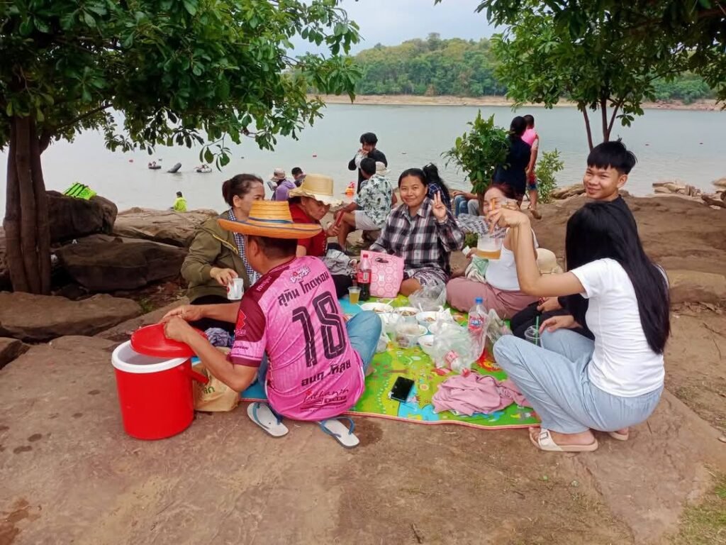 490379291_1078868254275845_4637583772454722499_n-1024x768 นักท่องเที่ยวแห่เที่ยวเขื่อนโอทะลัน สุขสันต์สงกรานต์ สัมผัสธรรมชาติอุดมสมบูรณ์ สร้างรายได้สู่ชุมชน