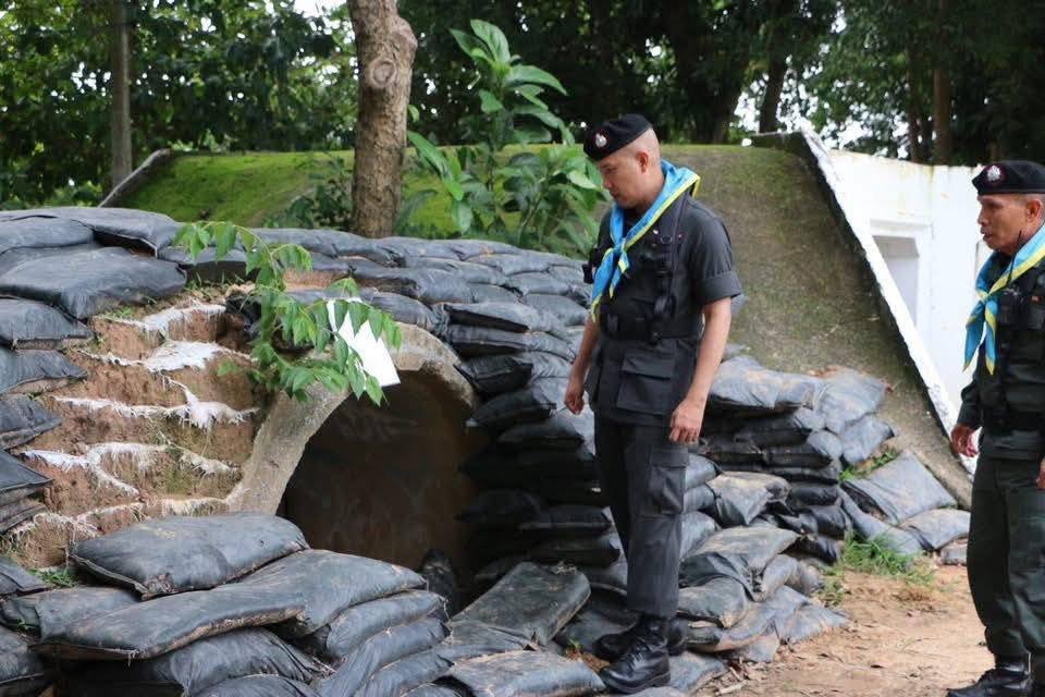 504287412_699898069327674_3027943284910721058_n ตชด. สุรินทร์ นำ 4 โรงเรียนแนวชายแดน ซ้อมแผนเผชิญเหตุ อพยพนักเรียนลงหลุมหลบภัย รับมือสถานการณ์ฉุกเฉิน