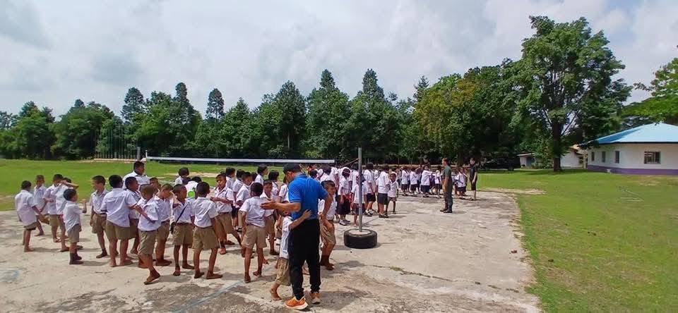 504414146_699898302660984_4598025151189844955_n ตชด. สุรินทร์ นำ 4 โรงเรียนแนวชายแดน ซ้อมแผนเผชิญเหตุ อพยพนักเรียนลงหลุมหลบภัย รับมือสถานการณ์ฉุกเฉิน