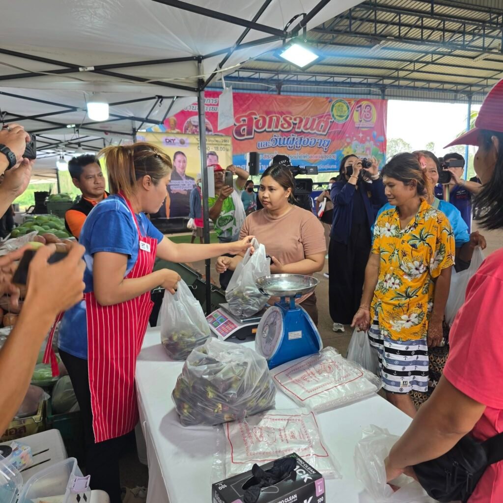 506292207_1124466473049356_5295477464720235029_n-1024x1024 พาณิชย์ "Thai Fruit Festival 2025" ที่สุรินทร์: เกษตรกรยิ้ม ผู้บริโภคได้ผลไม้คุณภาพ