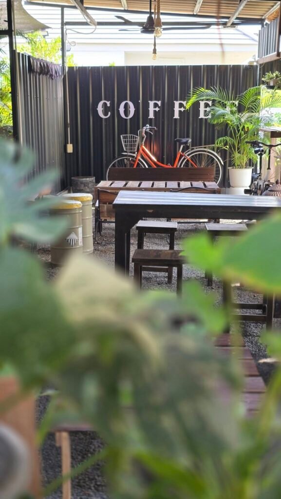 487509211_1069416255221045_7831088630462115462_n-577x1024 รีวิวร้านกาแฟ "ร้านสบายอารมณ์" - สวรรค์ของคนรักกาแฟและธรรมชาติ
