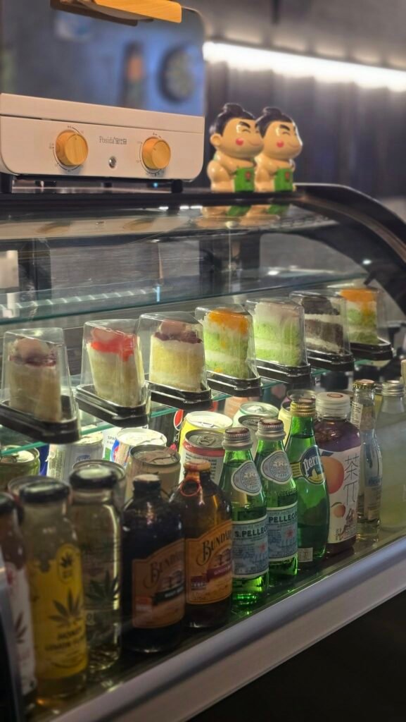 487857159_1069417058554298_6908266388902401172_n-577x1024 รีวิวร้านกาแฟ "ร้านสบายอารมณ์" - สวรรค์ของคนรักกาแฟและธรรมชาติ