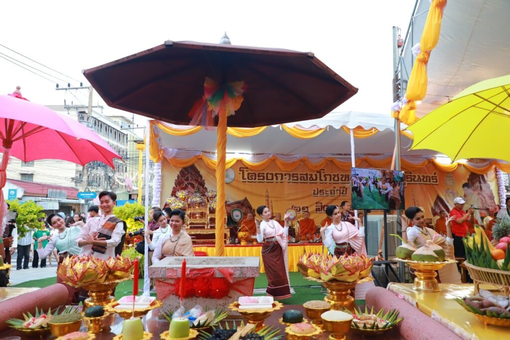 535088319_122140369112830166_8923352662583357019_n-1024x683 จังหวัดสุรินทร์จัดพิธีสมโภชศาลหลักเมืองประจำปี 2568 อลังการ 200 โรงทาน สืบสานประเพณีคู่บ้านคู่เมือง