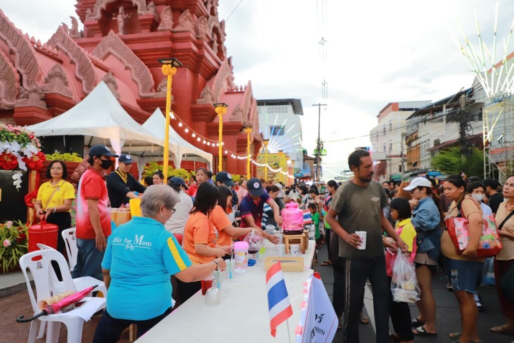 536976768_122140369238830166_2868315679732891613_n-1024x683 จังหวัดสุรินทร์จัดพิธีสมโภชศาลหลักเมืองประจำปี 2568 อลังการ 200 โรงทาน สืบสานประเพณีคู่บ้านคู่เมือง