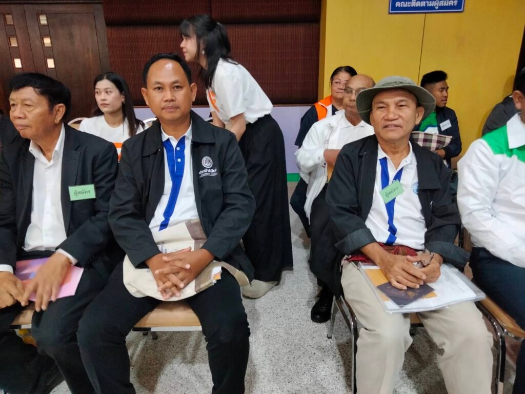 140261_0-1024x768 ประชาธิปัตย์สุรินทร์คึกคัก! ตบเท้าสมัครครบ 8 เขต ชูยุทธศาสตร์ "น้ำซึมบ่อทราย" มั่นใจกระแส "อภิสิทธิ์" ช่วยดันเข้าวิน