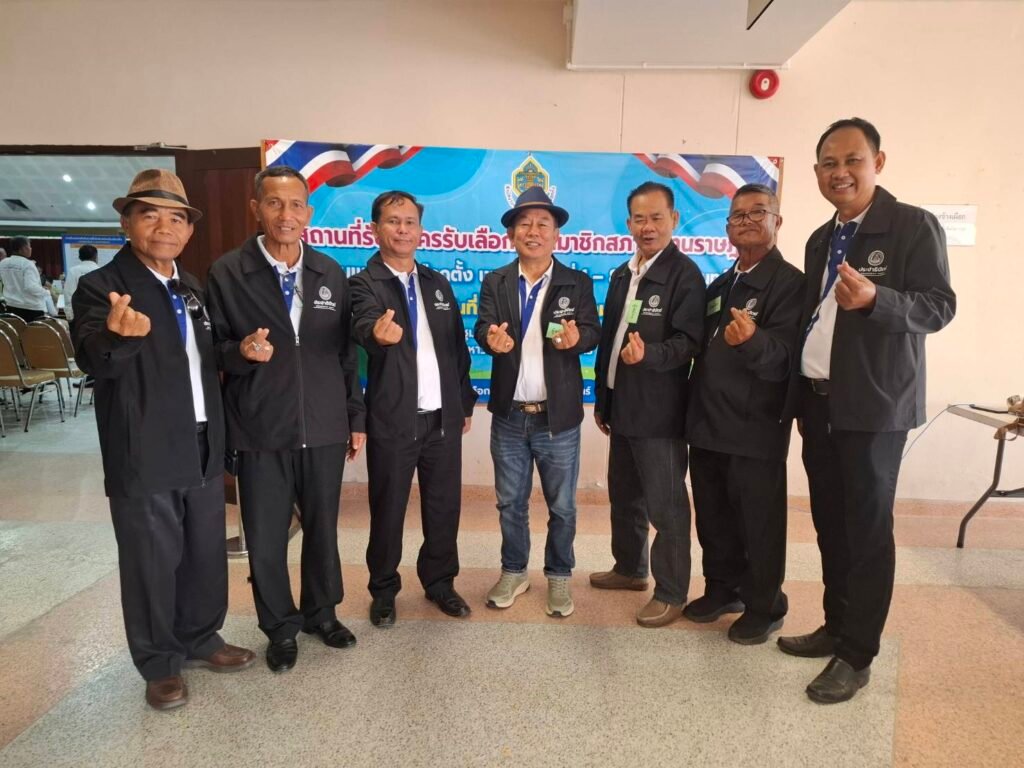 60629-1024x768 ประชาธิปัตย์สุรินทร์คึกคัก! ตบเท้าสมัครครบ 8 เขต ชูยุทธศาสตร์ "น้ำซึมบ่อทราย" มั่นใจกระแส "อภิสิทธิ์" ช่วยดันเข้าวิน