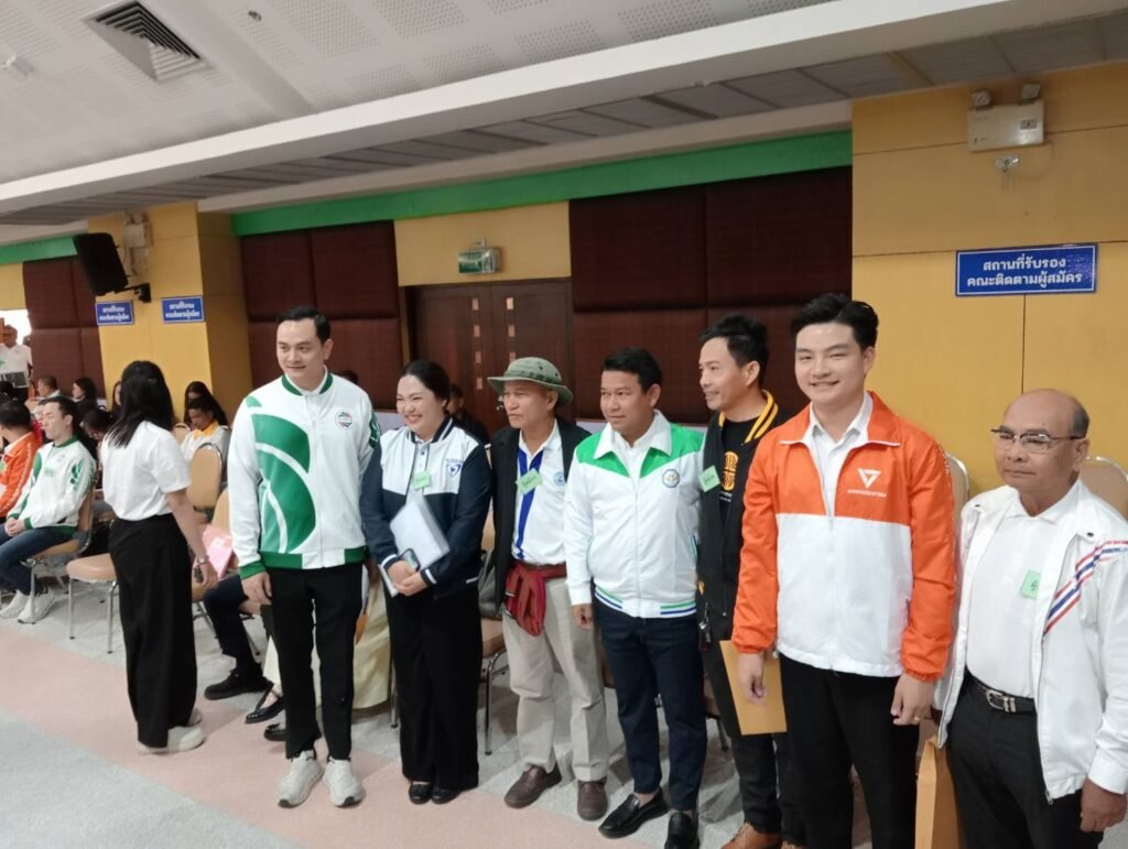 61686_0-1024x771 ประชาธิปัตย์สุรินทร์คึกคัก! ตบเท้าสมัครครบ 8 เขต ชูยุทธศาสตร์ "น้ำซึมบ่อทราย" มั่นใจกระแส "อภิสิทธิ์" ช่วยดันเข้าวิน