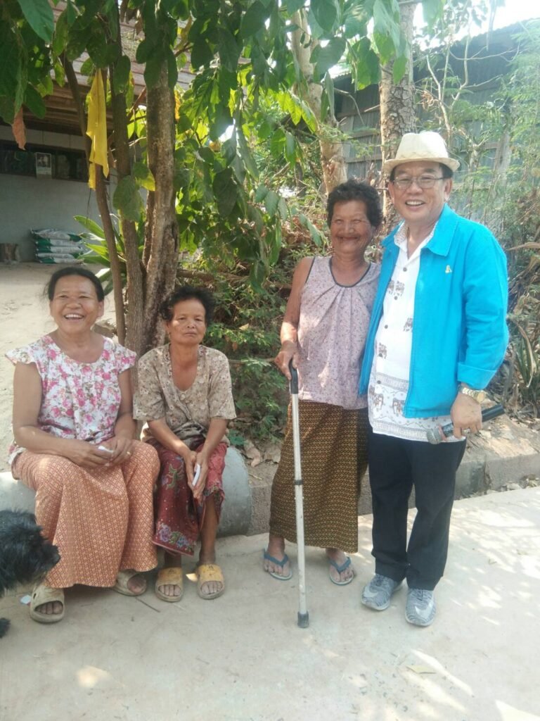 1552956840476_0-768x1024 "ภูมิสิน การะเวก" ปชป. สุรินทร์ เขต 5 (เบอร์ 6) ทุ่มสุดตัว! ผนึกกำลังชนชั้นกลาง-อนุรักษ์นิยม หนุน "อภิสิทธิ์" นั่งนายกฯ ปราบทุนเทา