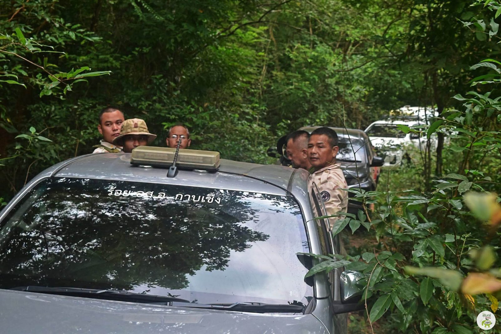 การเดินทางของคณะตามภาพชุดต้นทาง ไม่ใช่คำแนะนำเส้นทางหรือประกาศอนุญาตให้บุคคลทั่วไปเข้าพื้นที่