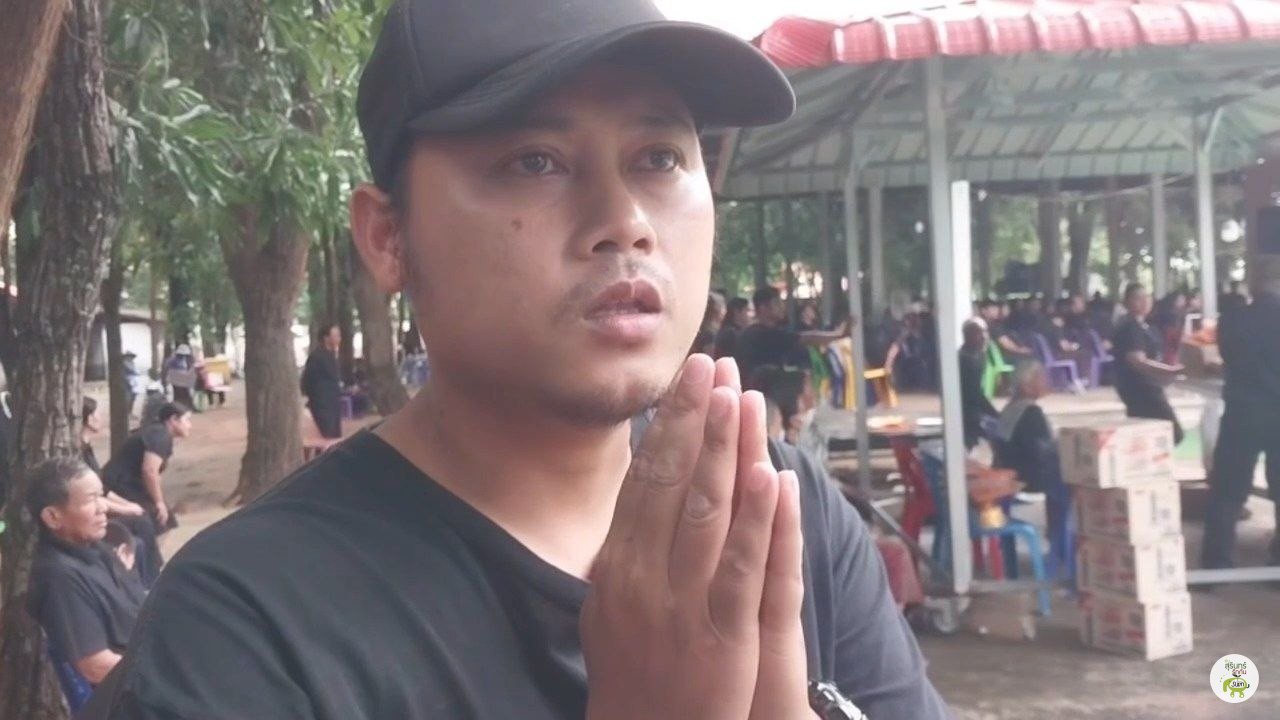 ญาติผู้เสียชีวิตให้ข้อมูลกับผู้สื่อข่าว